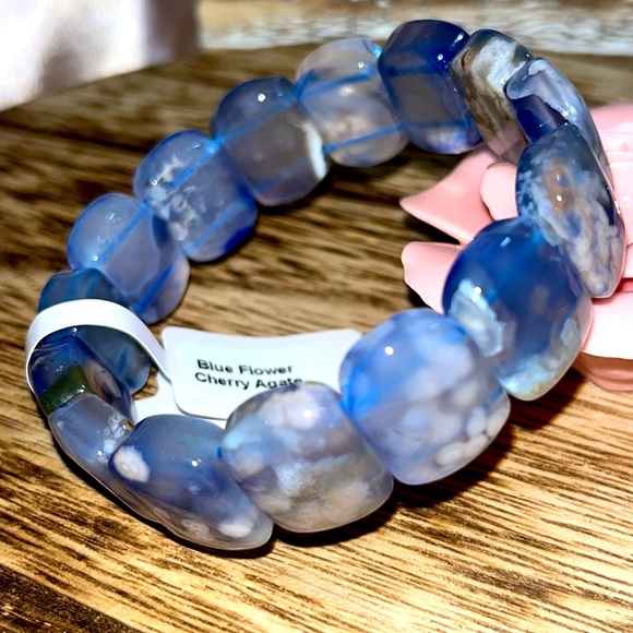 3J Crystal Crafts Jewelry - Beautiful Blue Cherry Flower Agate Stretch Bangle Bracelet